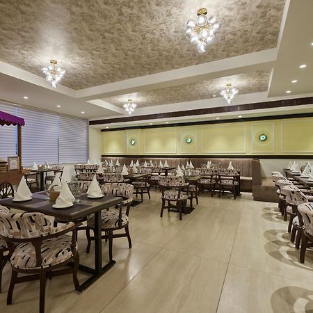 Regenta Place 괄리오르 외부 사진